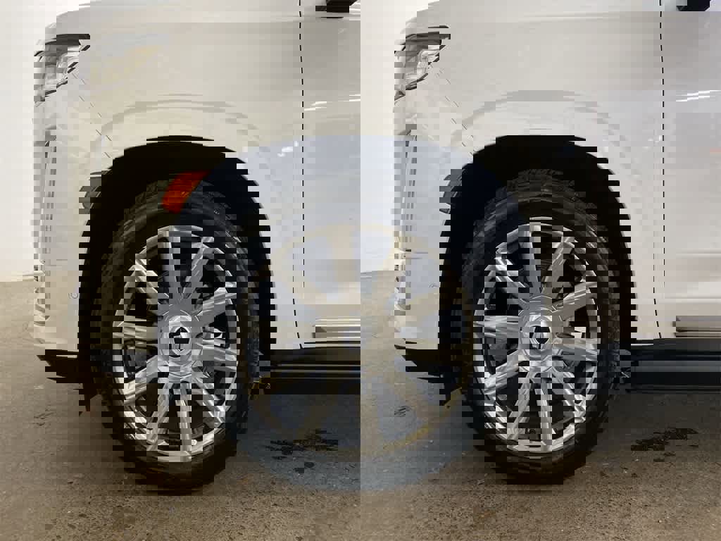 Certified 2024 Cadillac Escalade Premium Luxury Platinum image 12