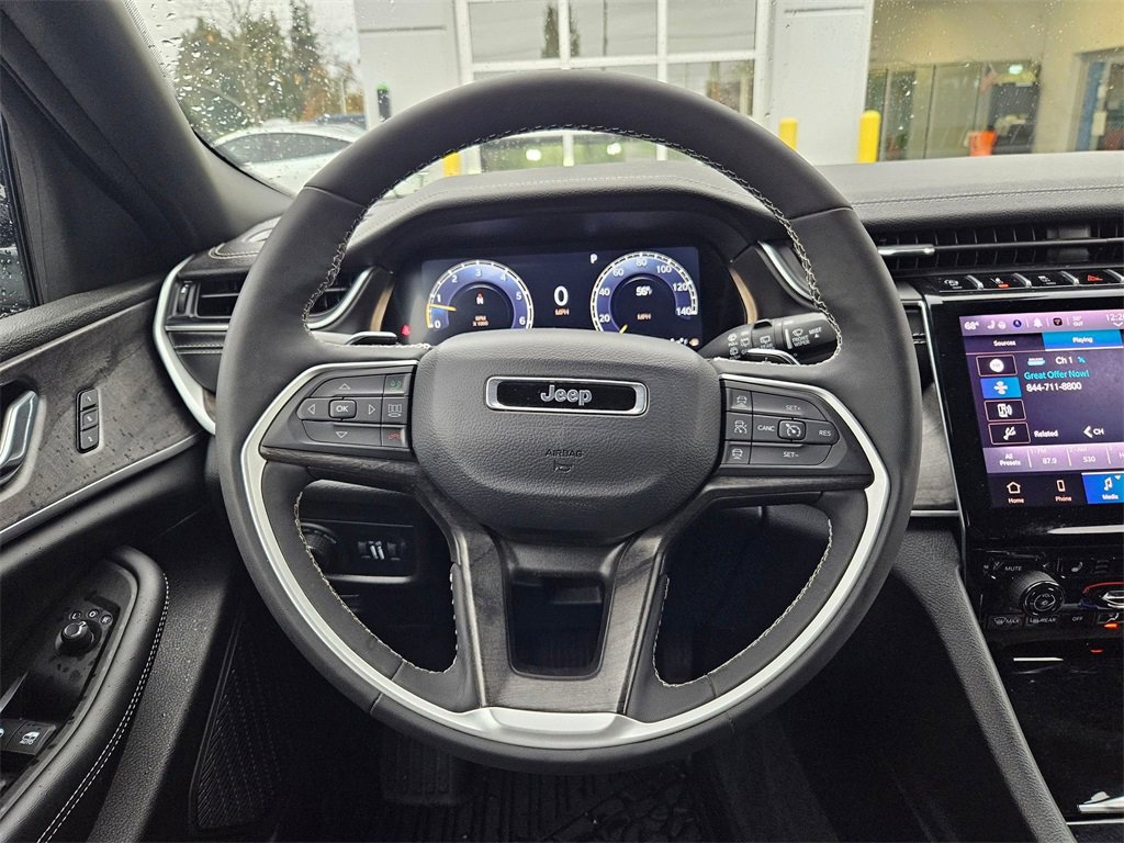 Certified 2025 Jeep Grand Cherokee Limited w/ Trailer Tow Package image 15