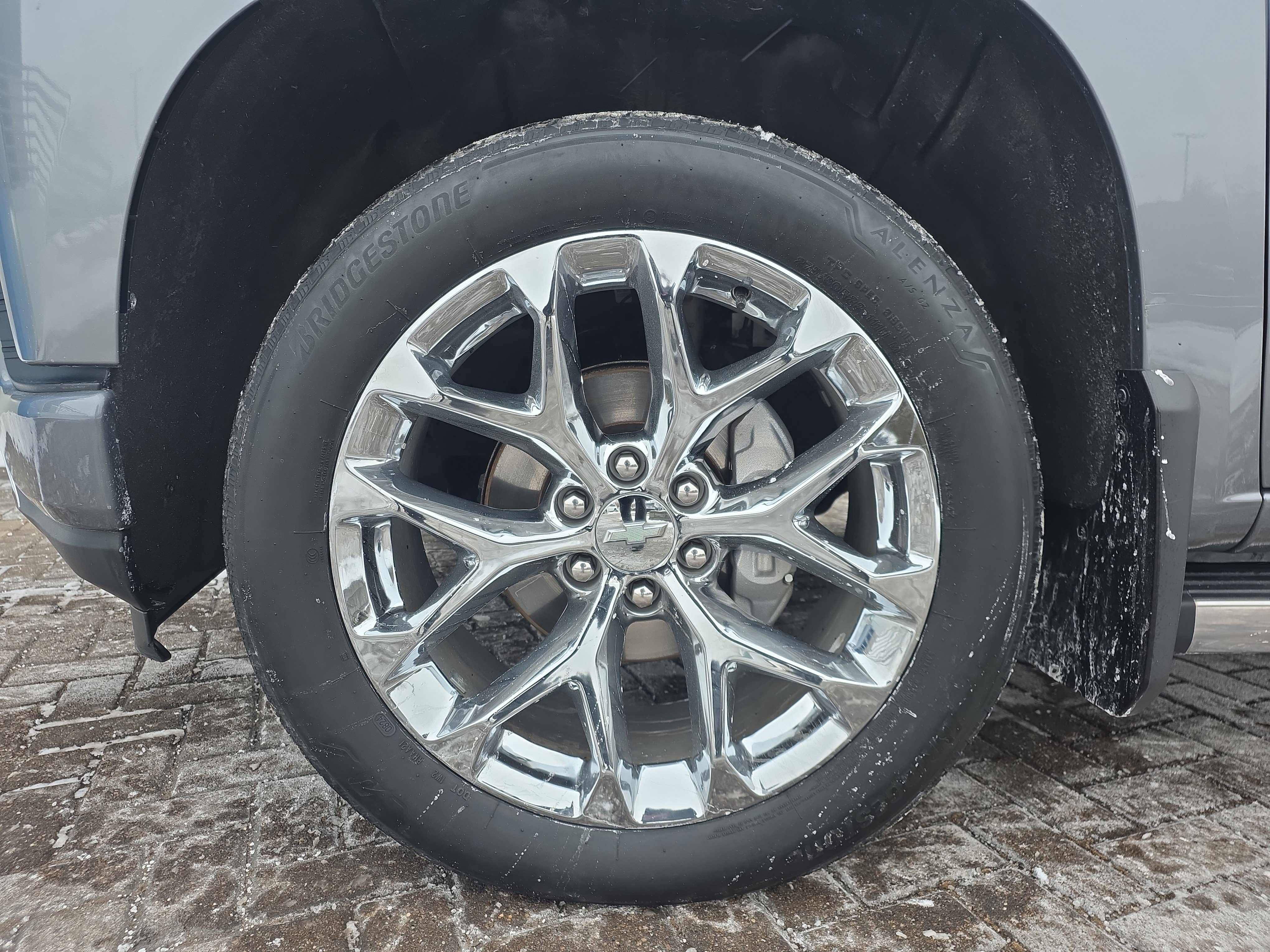 Used 2020 Chevrolet Silverado 1500 High Country w/ Technology Package image 11