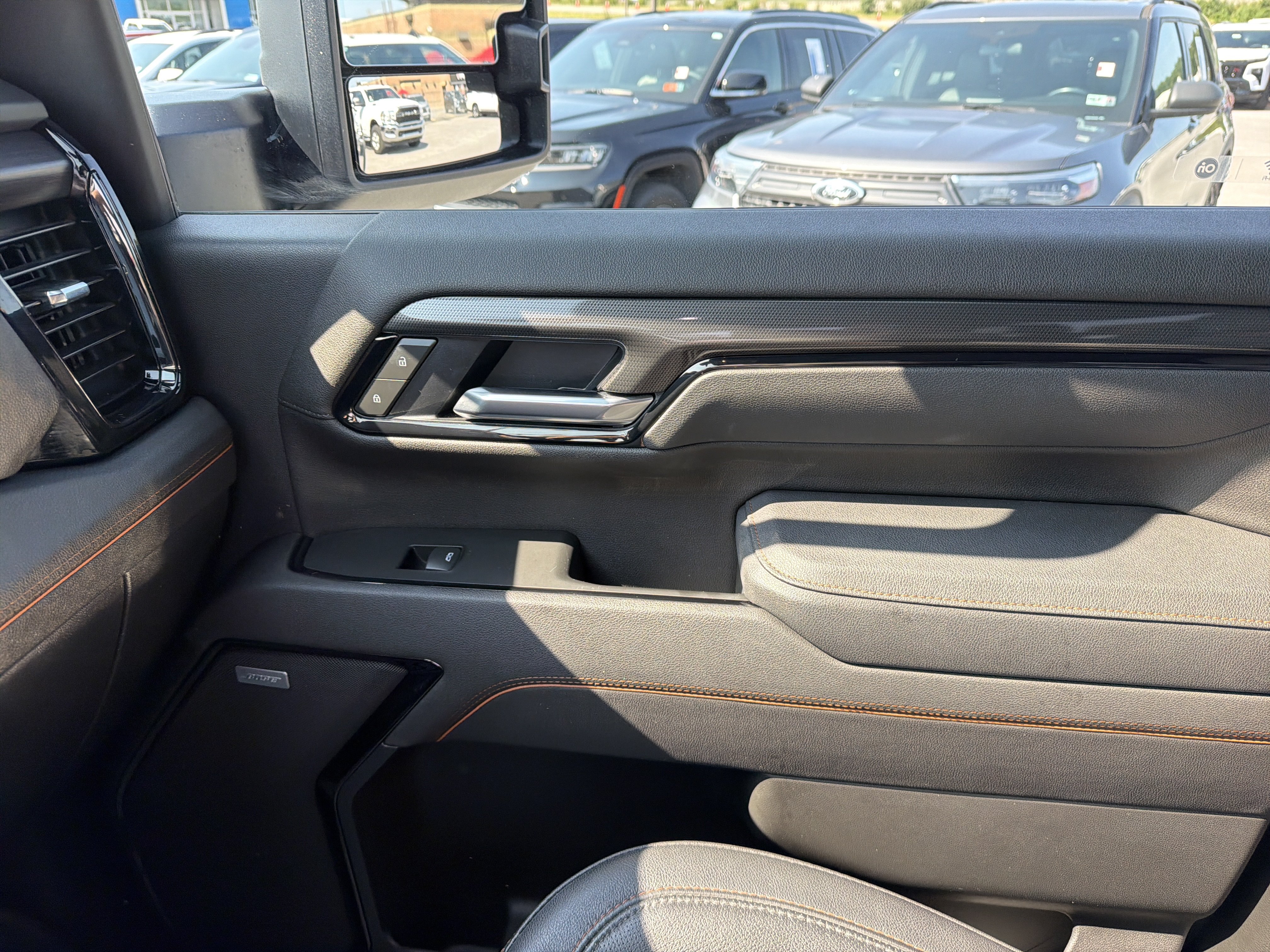 Used 2025 GMC Sierra 2500 AT4 w/ AT4 Premium Plus Package AWD/4WD image 29