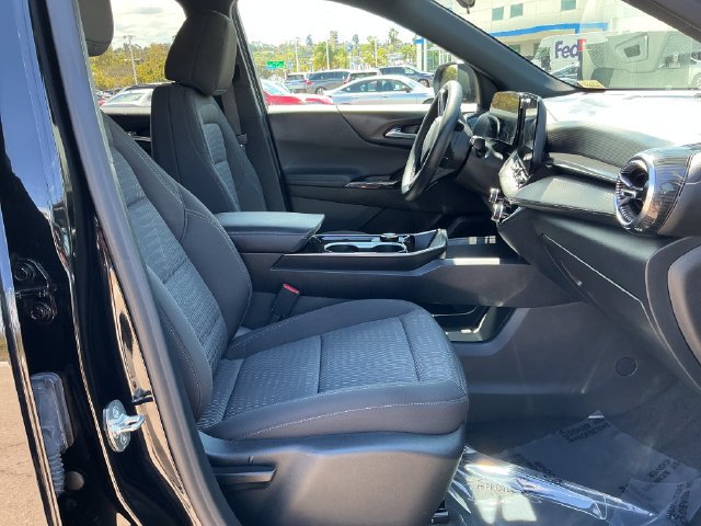 Used 2026 Chevrolet Equinox LT FWD image 32