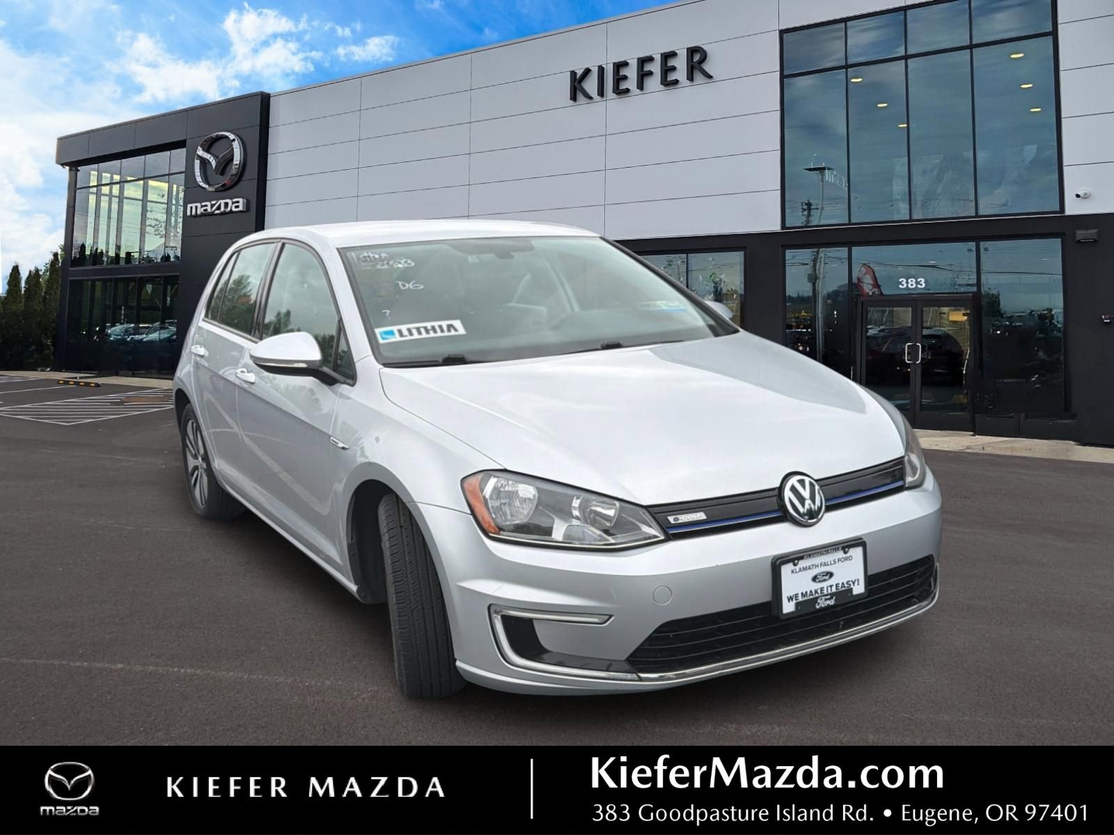 Used 2016 Volkswagen e-Golf SE FWD image 1