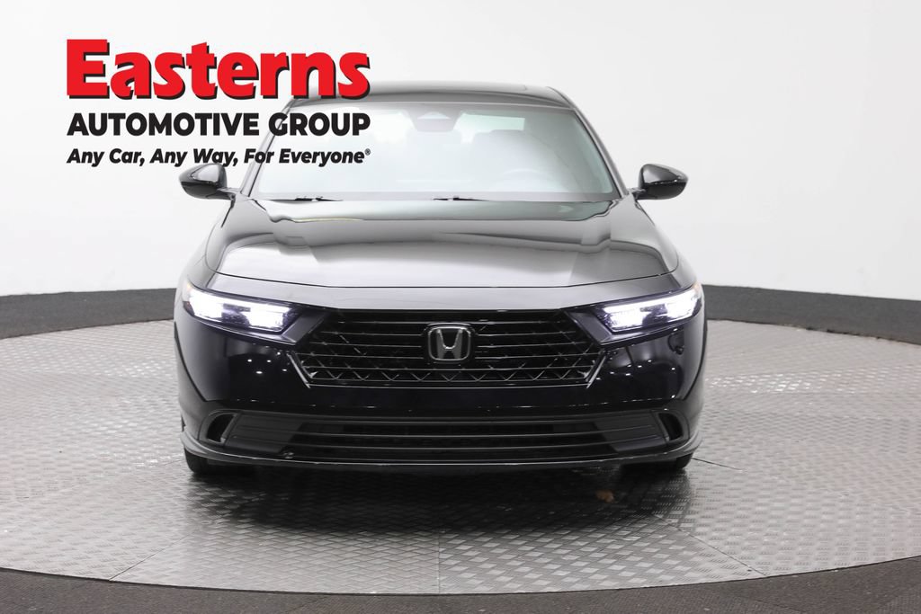 Used 2025 Honda Accord Sport image 2
