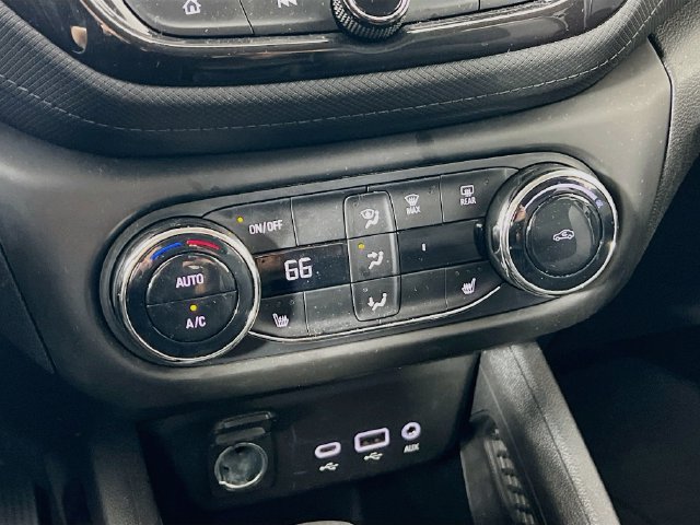 Used 2023 Chevrolet TrailBlazer LT w/ LPO, Blackout Package AWD/4WD image 17