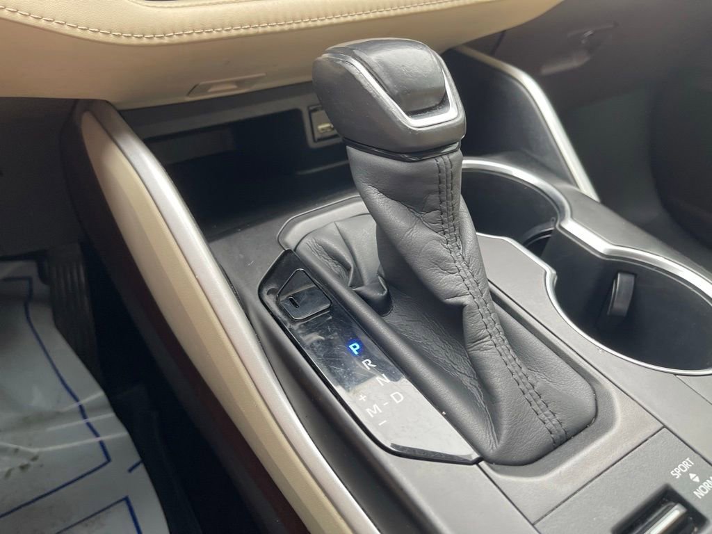 Used 2020 Toyota Highlander XLE image 46