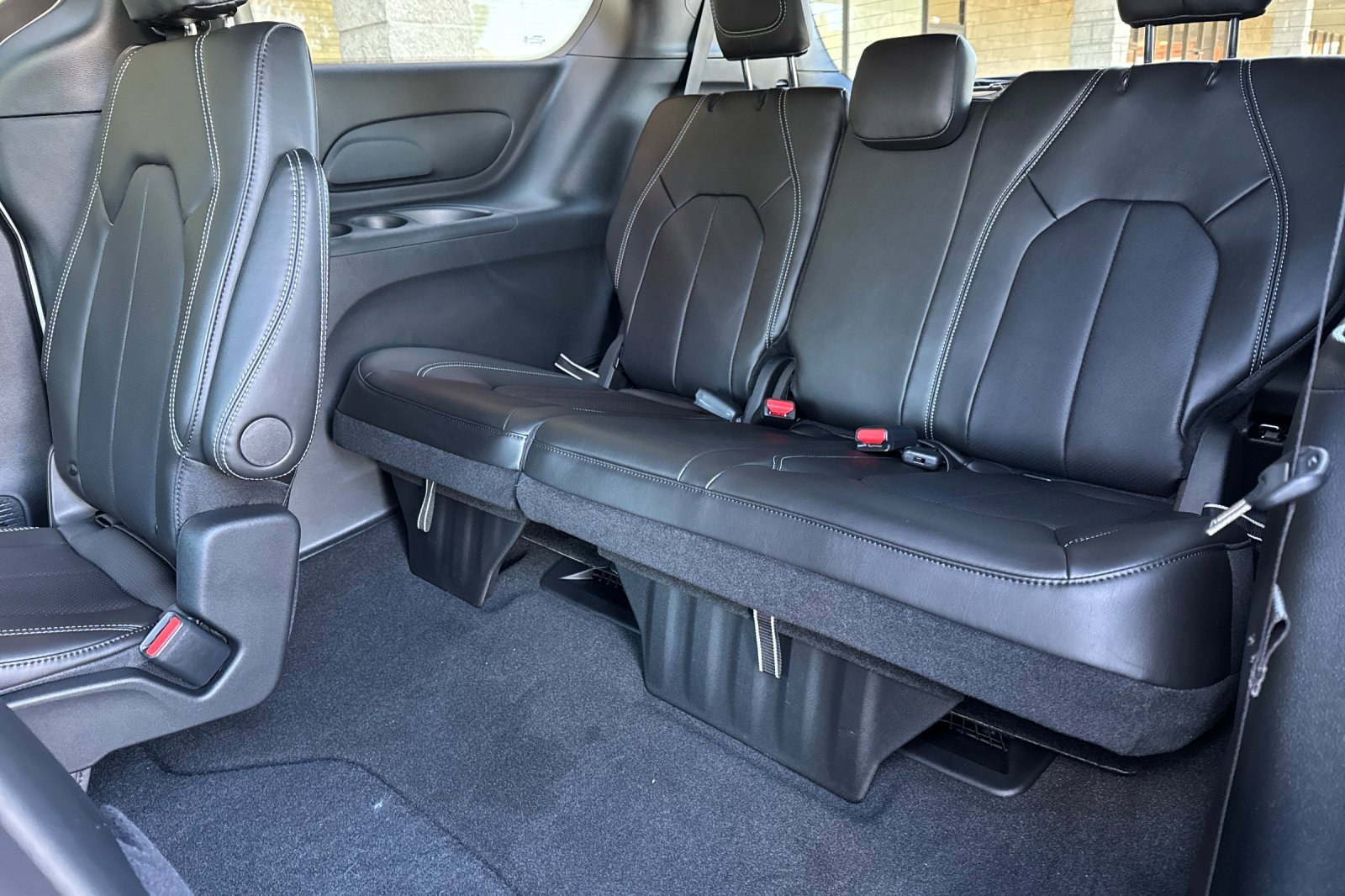 New 2026 Chrysler Pacifica Select w/ S Appearance Package image 14