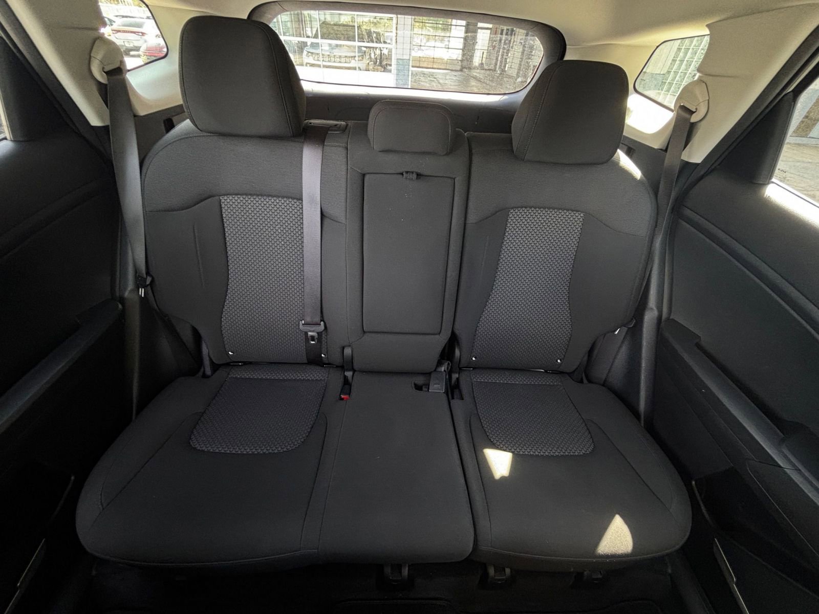 Used 2025 Kia Sportage LX image 37