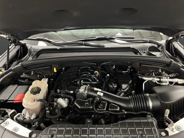 Used 2022 Jeep Grand Cherokee Limited image 39