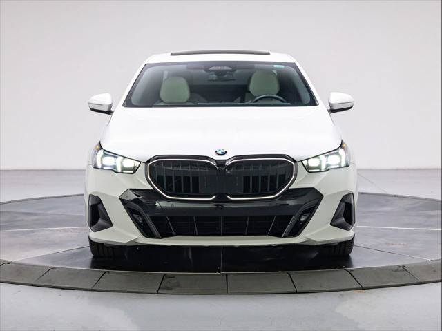 Used 2024 BMW 540i xDrive w/ Premium Package AWD/4WD image 8