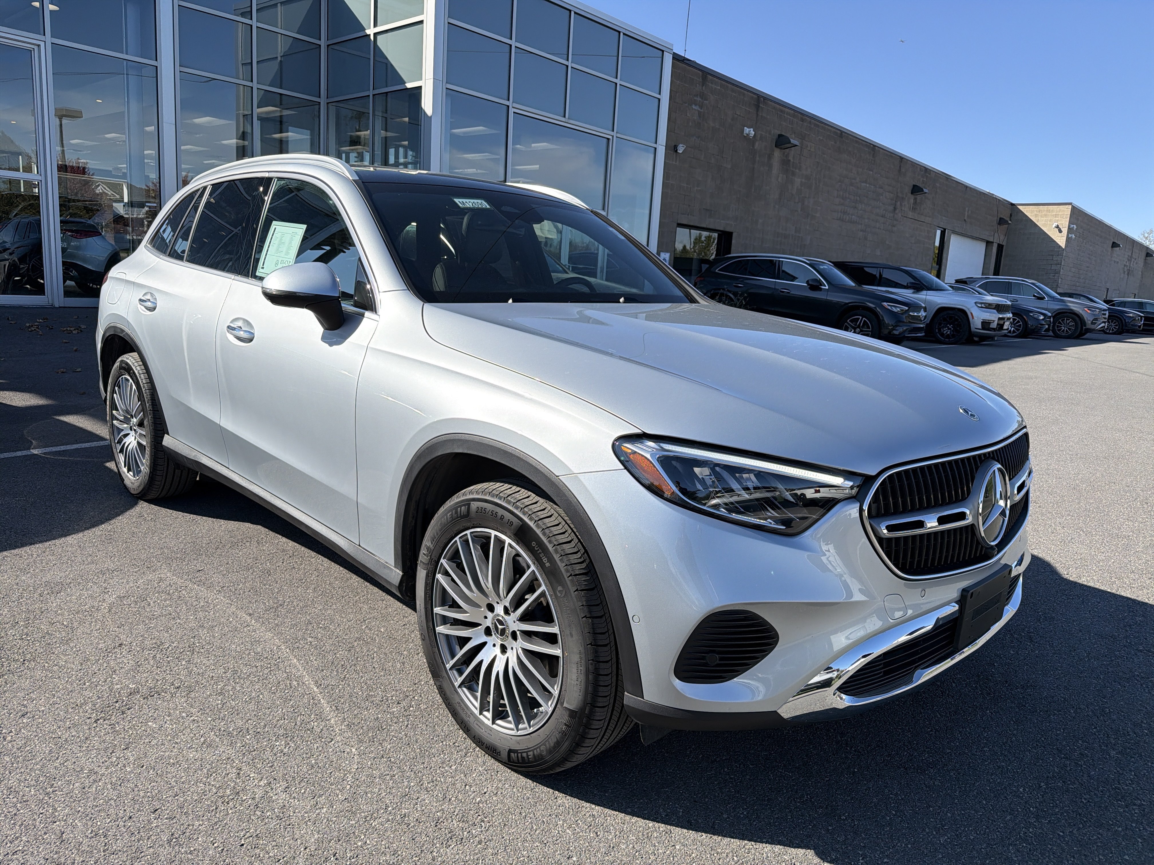 Used 2026 Mercedes-Benz GLC 300 4MATIC image 2