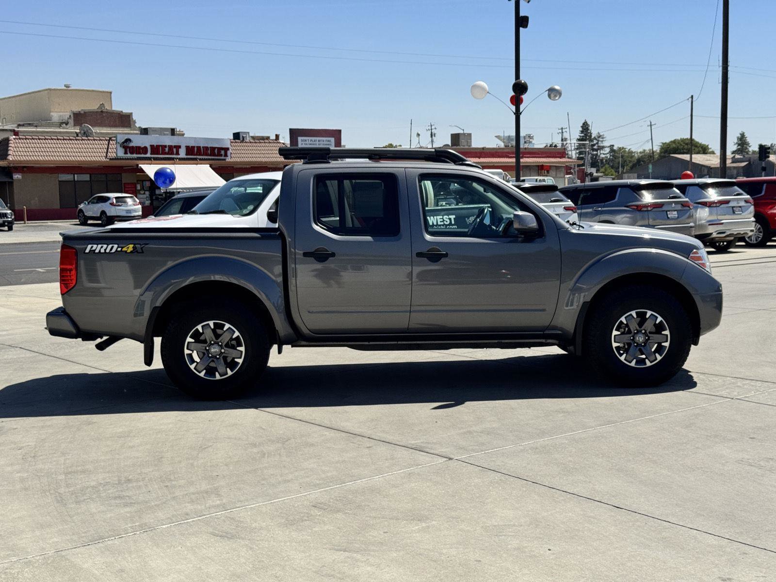 Used 2020 Nissan Frontier PRO-4X w/ Pro-4x Utility Package image 5