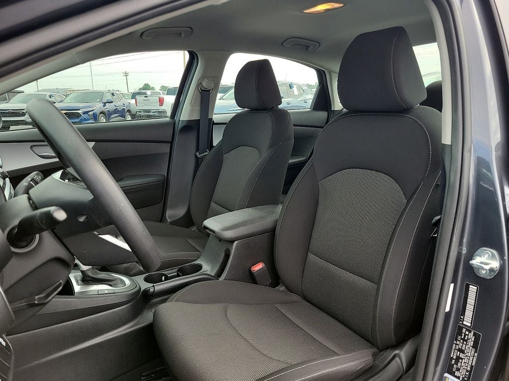Used 2024 Kia Forte LXS FWD image 11