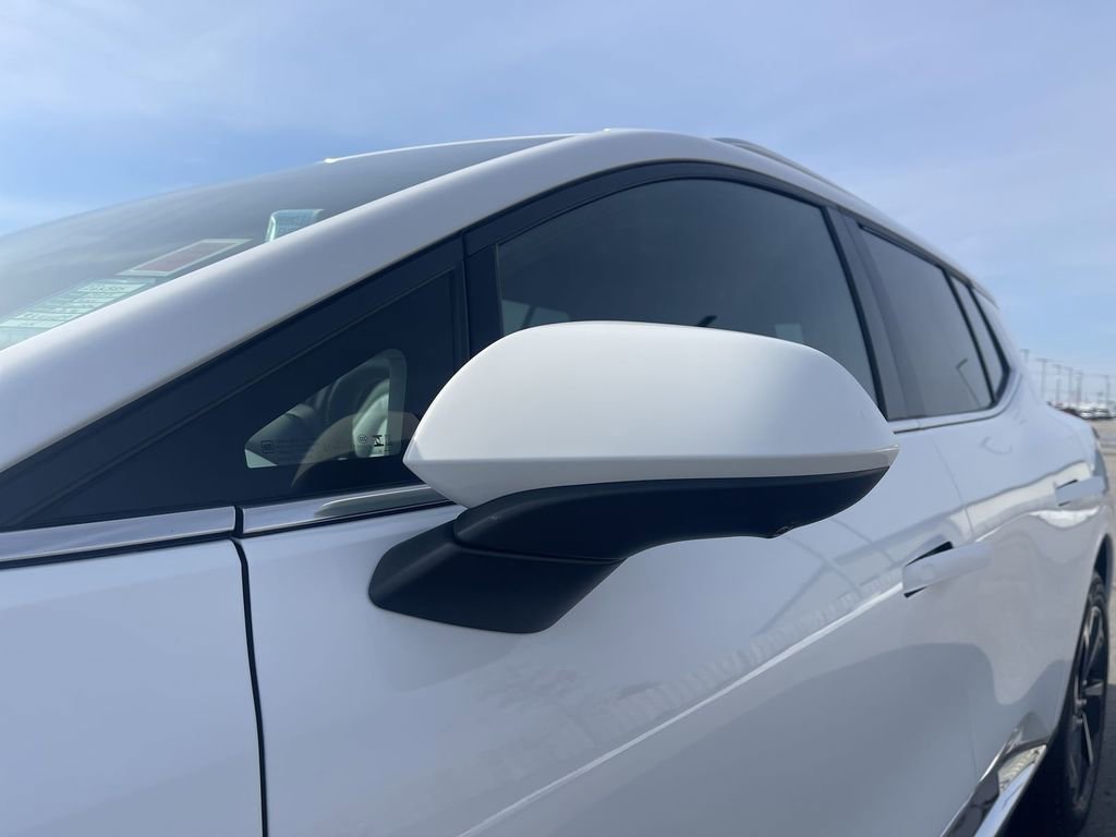 Used 2025 Chevrolet Equinox EV LT image 11