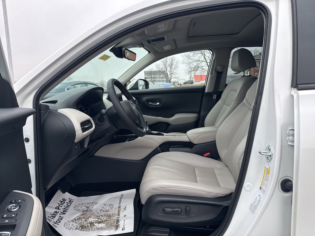 Used 2025 Honda HR-V EX-L image 31