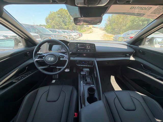 New 2026 Hyundai Elantra SEL Sport FWD image 17