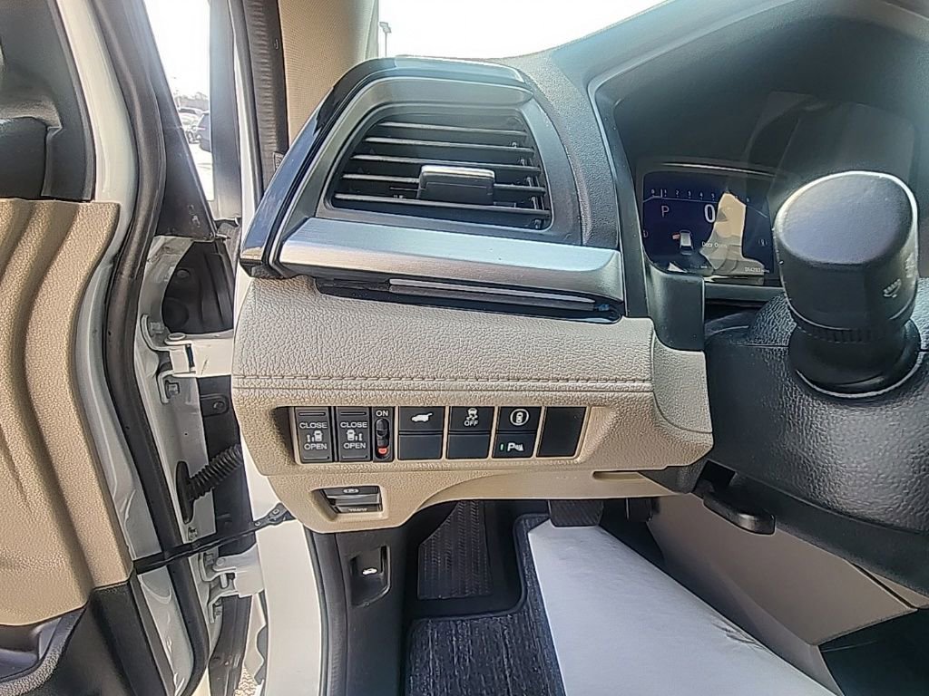 Certified 2023 Honda Odyssey Touring image 19