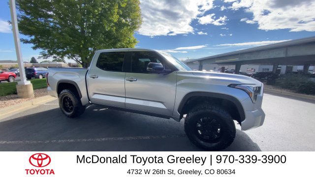 Used 2025 Toyota Tundra Limited AWD/4WD image 9