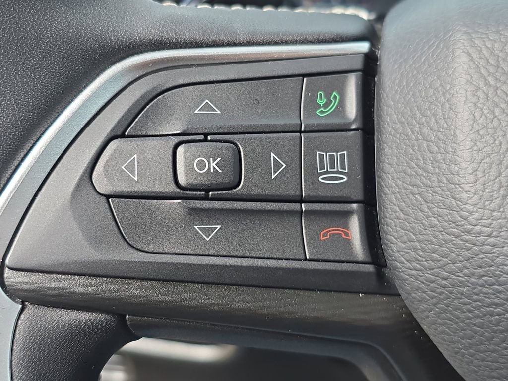 Used 2025 Jeep Grand Cherokee L Altitude image 21