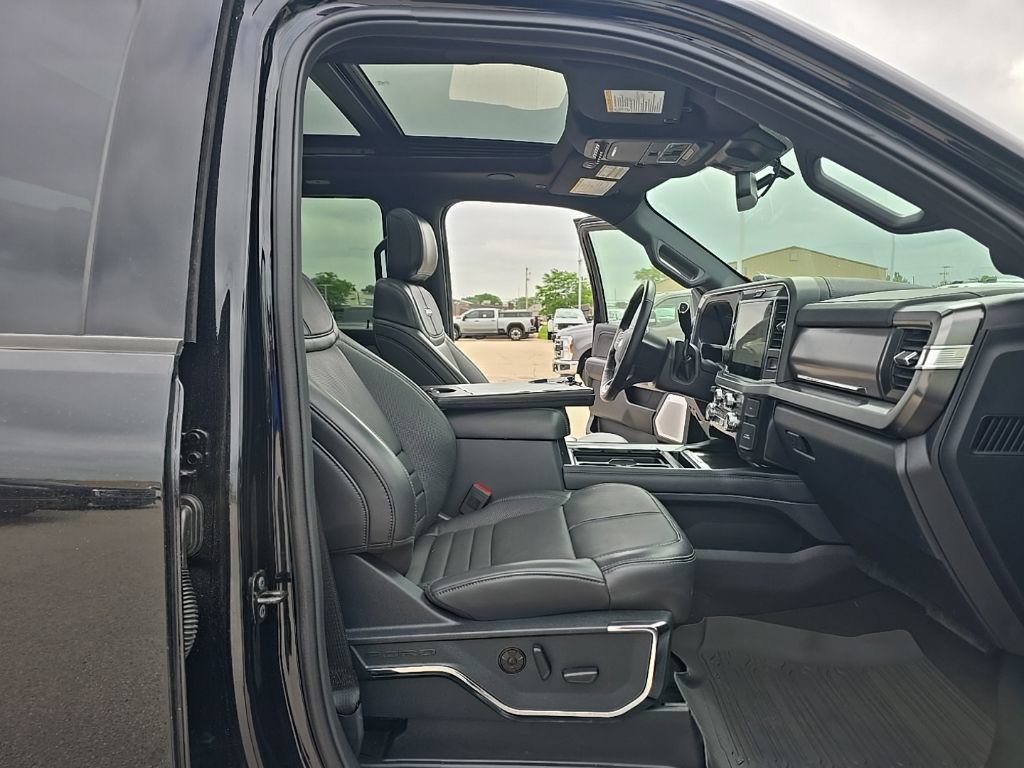 Used 2026 Ford F250 Platinum w/ FX4 Off-Road Package AWD/4WD image 18