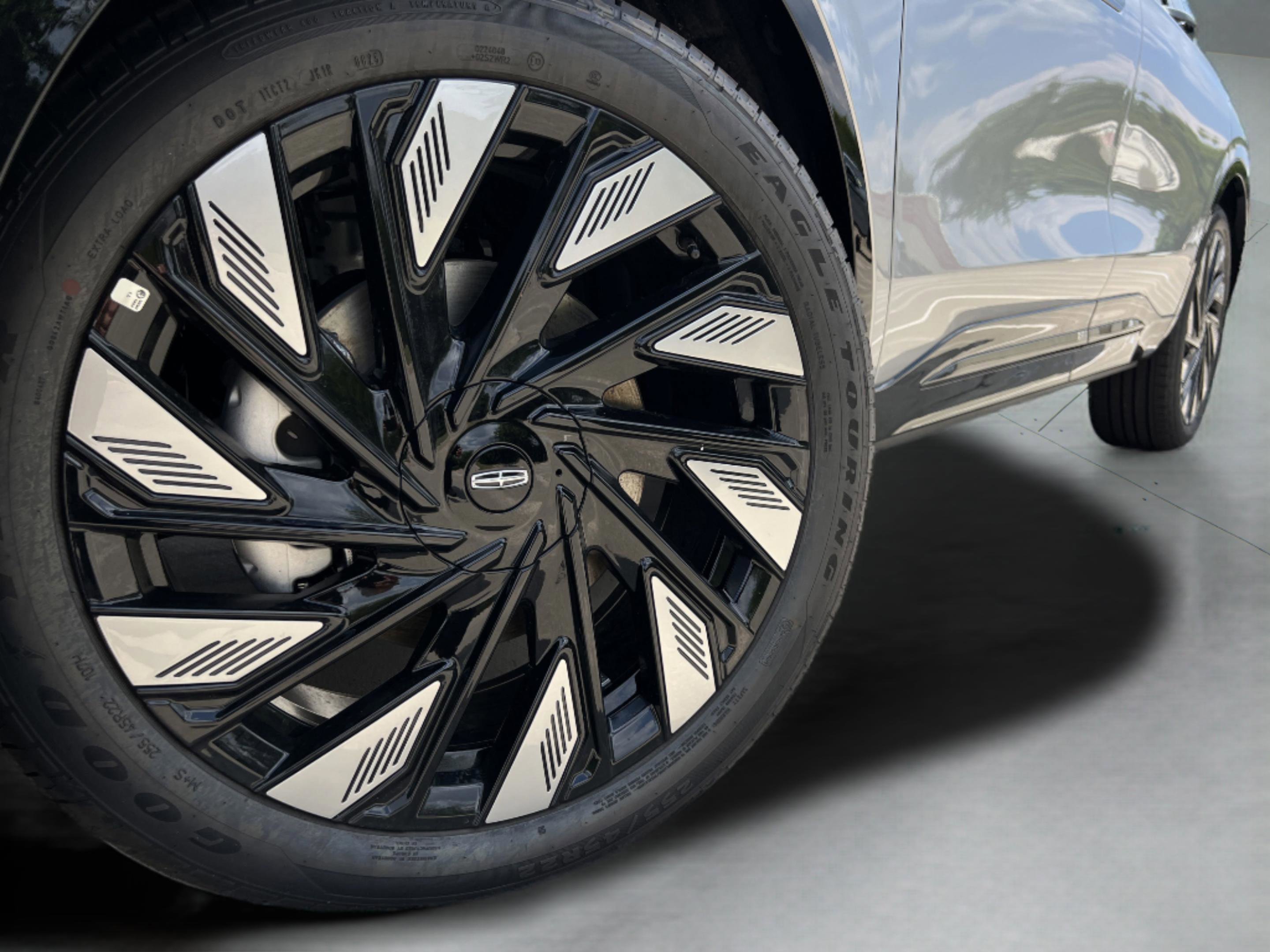 New 2025 Lincoln Nautilus Reserve w/ Jet Appearance Package image 14