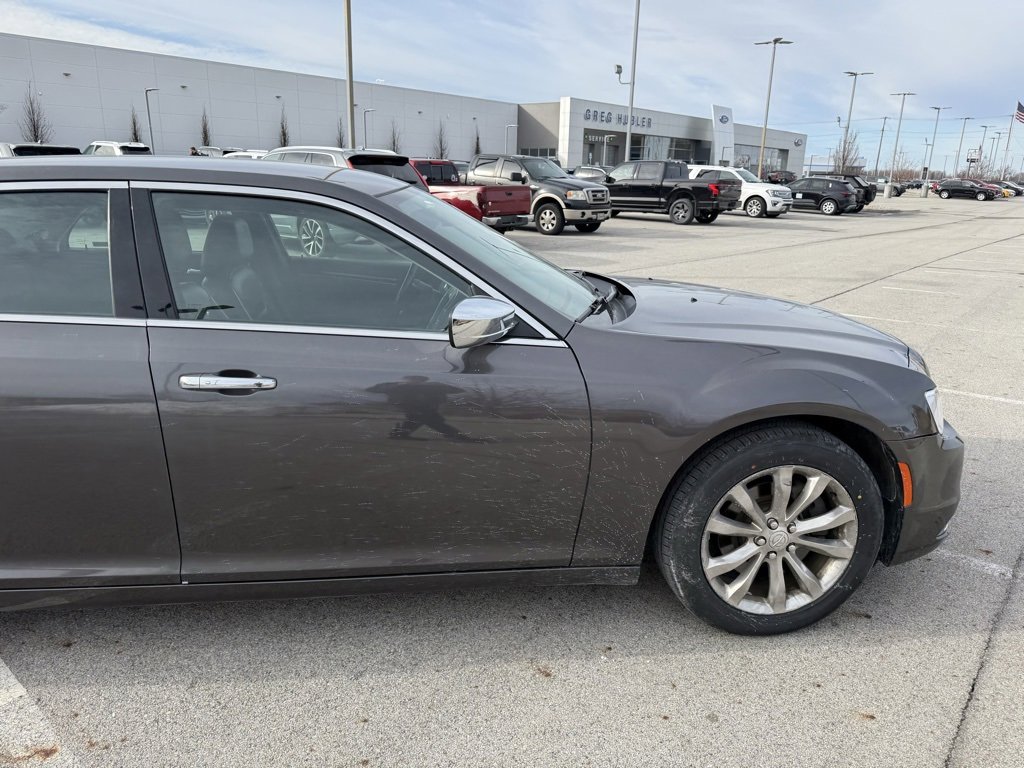 Used 2019 Chrysler 300 Limited image 11