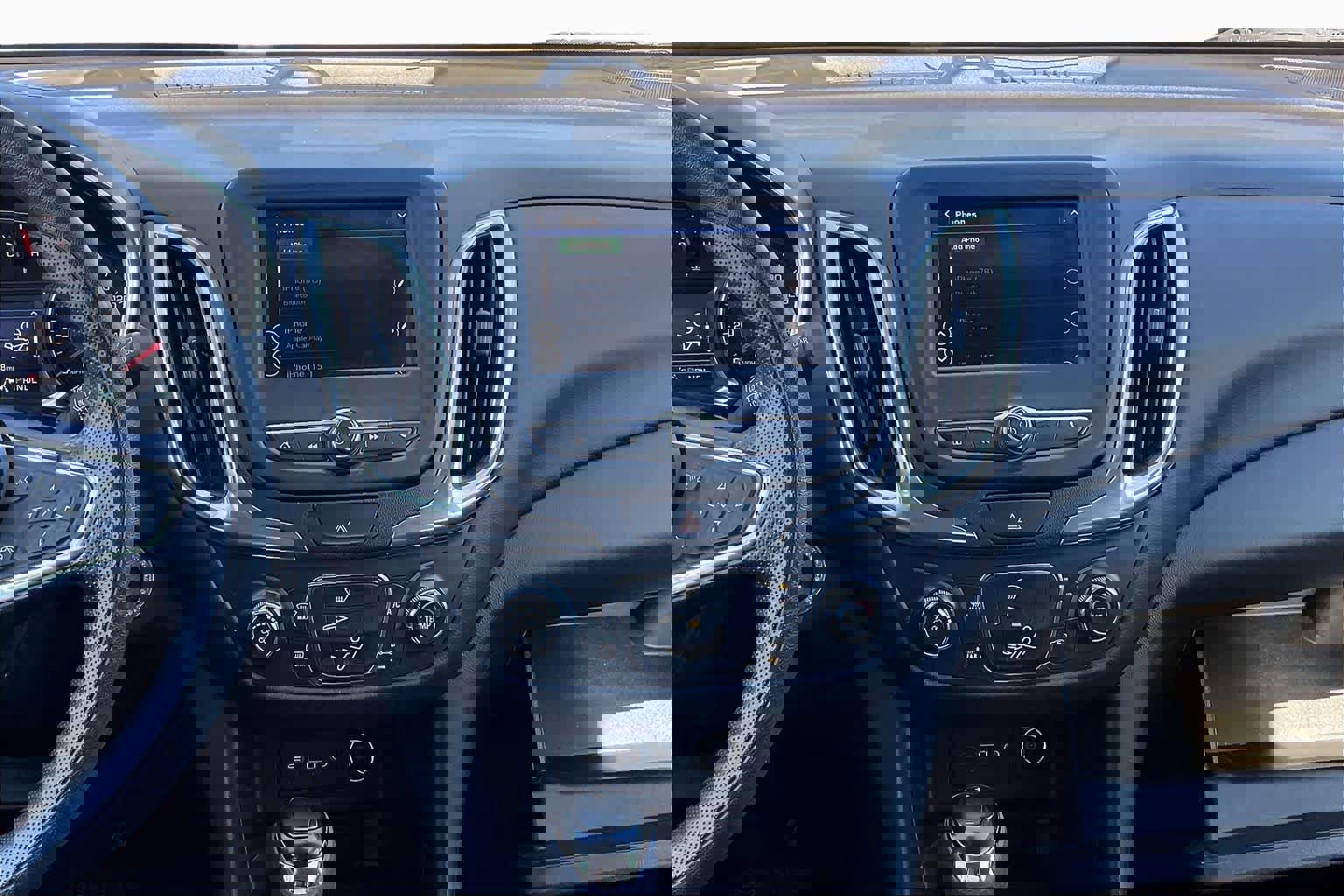 Used 2021 Chevrolet Equinox LT w/ LPO, Cargo Package image 6