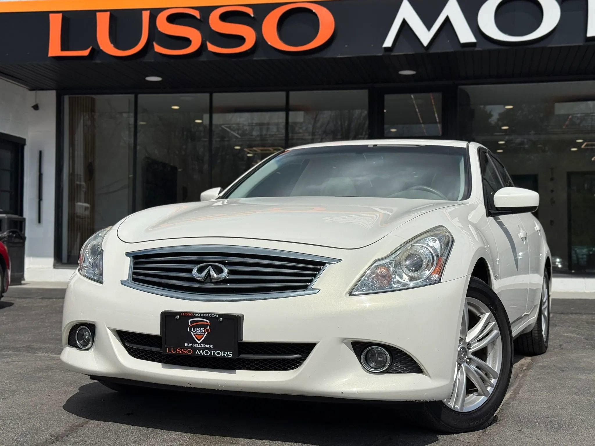 Used 2015 INFINITI Q40 AWD w/ Navigation Package image 1