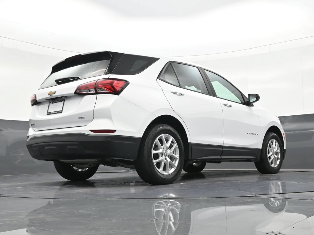 Used 2023 Chevrolet Equinox LS w/ Driver Confidence II Package AWD/4WD image 27