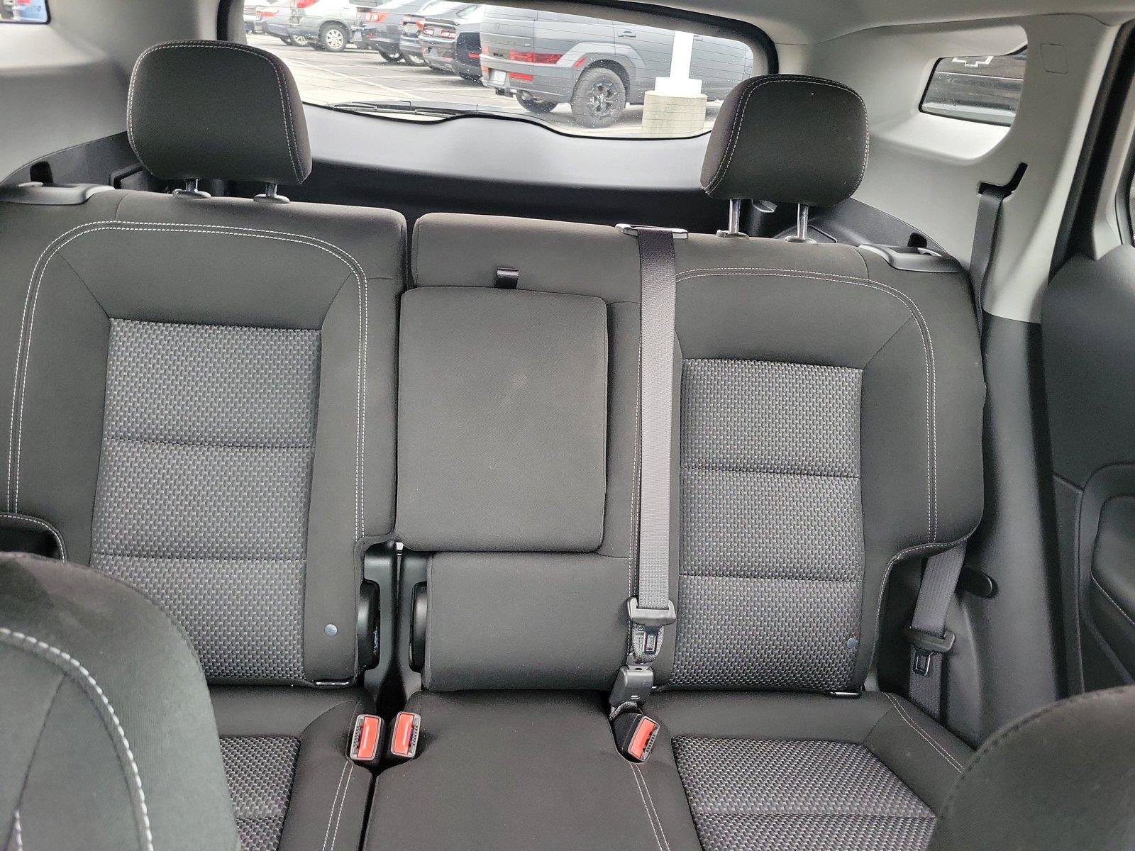 Used 2024 GMC Terrain SLE w/ Driver Convenience Package FWD image 12