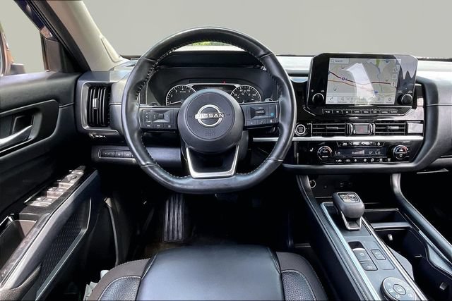 Used 2023 Nissan Pathfinder SL AWD/4WD image 8