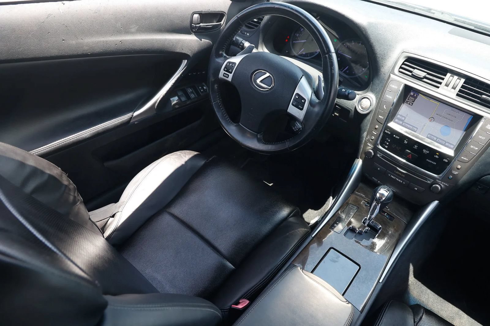 Used 2014 Lexus IS 250C w/ Luxury Package RWD image 12