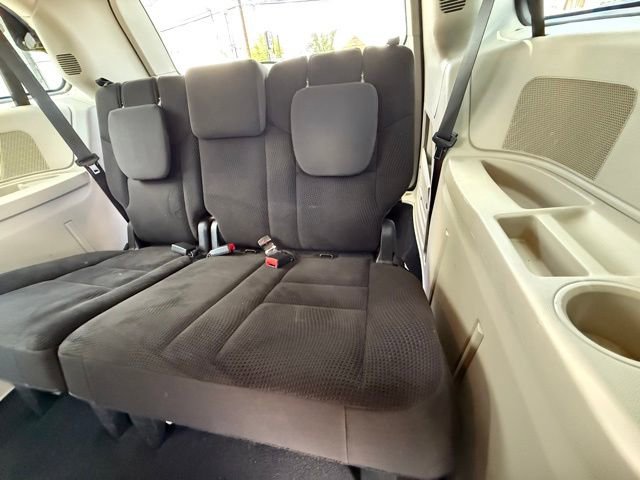 Used 2019 Dodge Grand Caravan SE w/ UConnect Hands-Free Group image 26