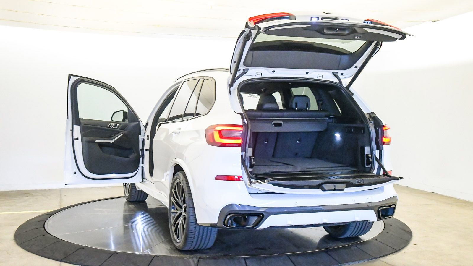 Certified 2022 BMW X5 sDrive40i w/ M Sport Package image 27