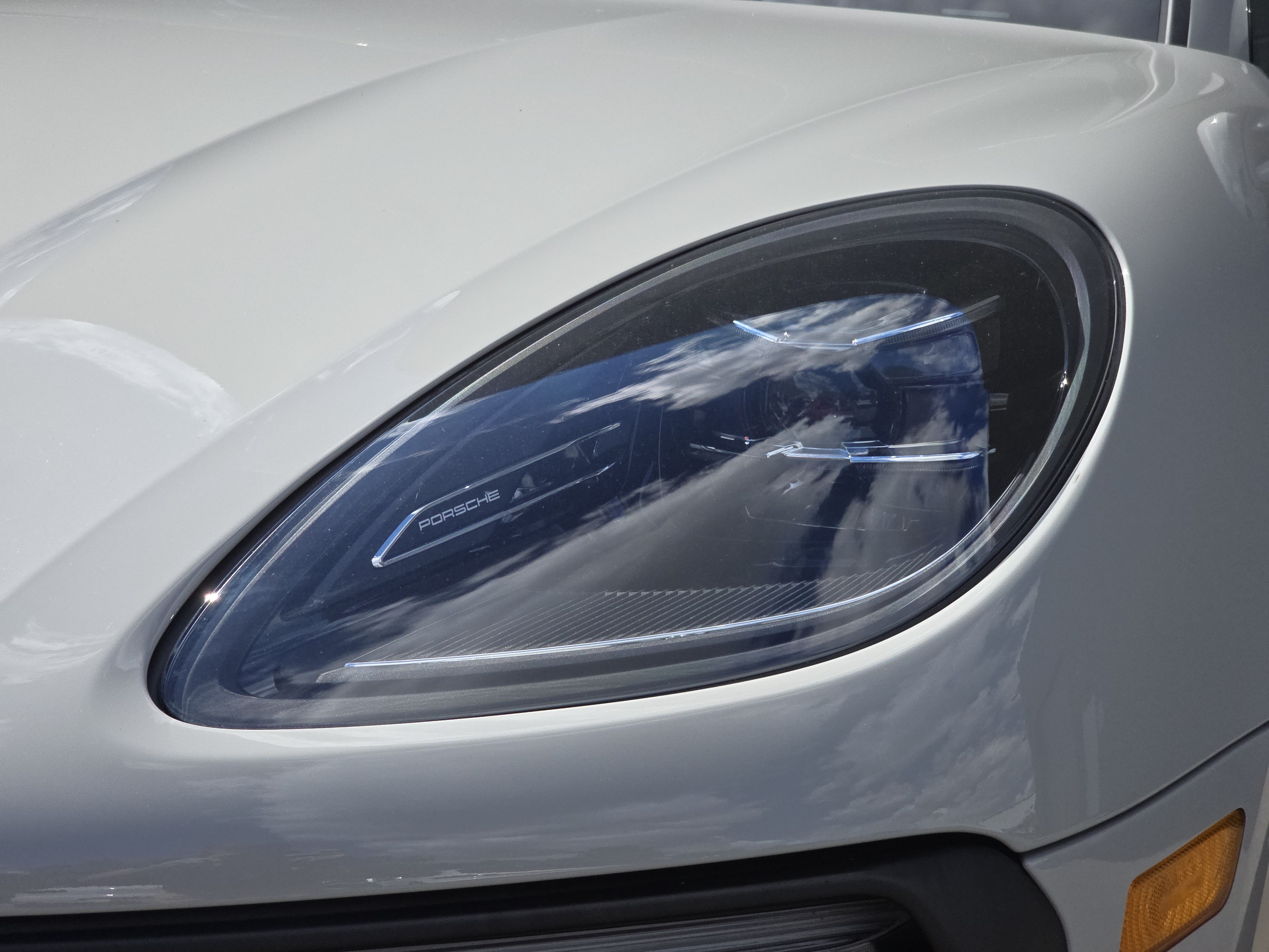 New 2026 Porsche Macan AWD/4WD image 17