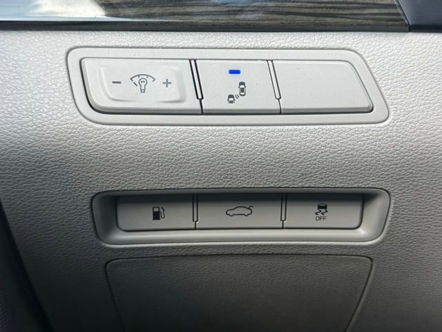 Used 2016 Hyundai Sonata Limited image 18