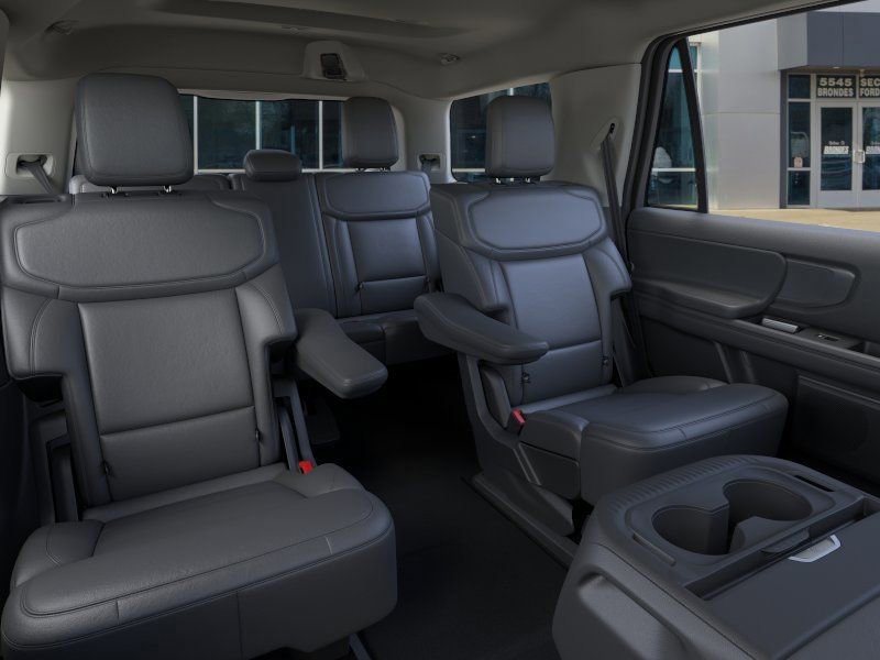 New 2026 Ford Expedition Active image 11