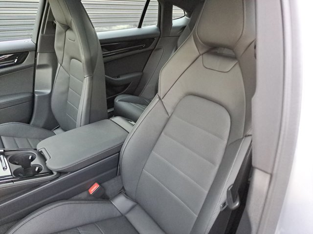 New 2026 Porsche Panamera 4 image 4