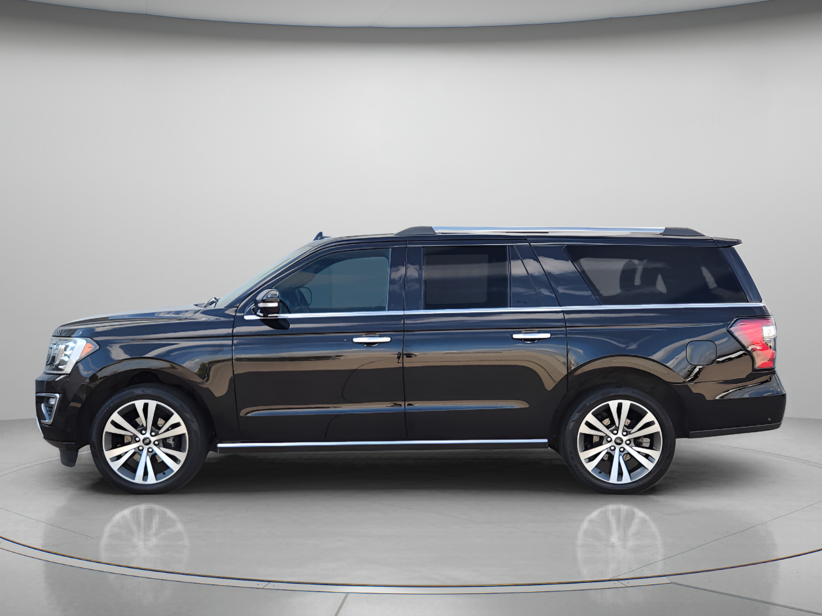 Used 2020 Ford Expedition Max Limited w/ Equipment Group 302A AWD/4WD image 2