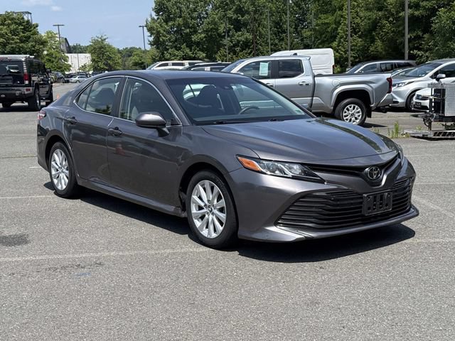 Used 2018 Toyota Camry LE FWD image 1