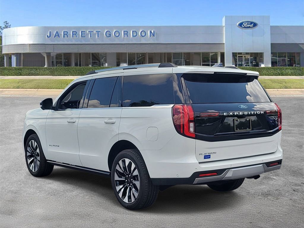 Used 2025 Ford Expedition Platinum w/ Driver's Package AWD/4WD image 3