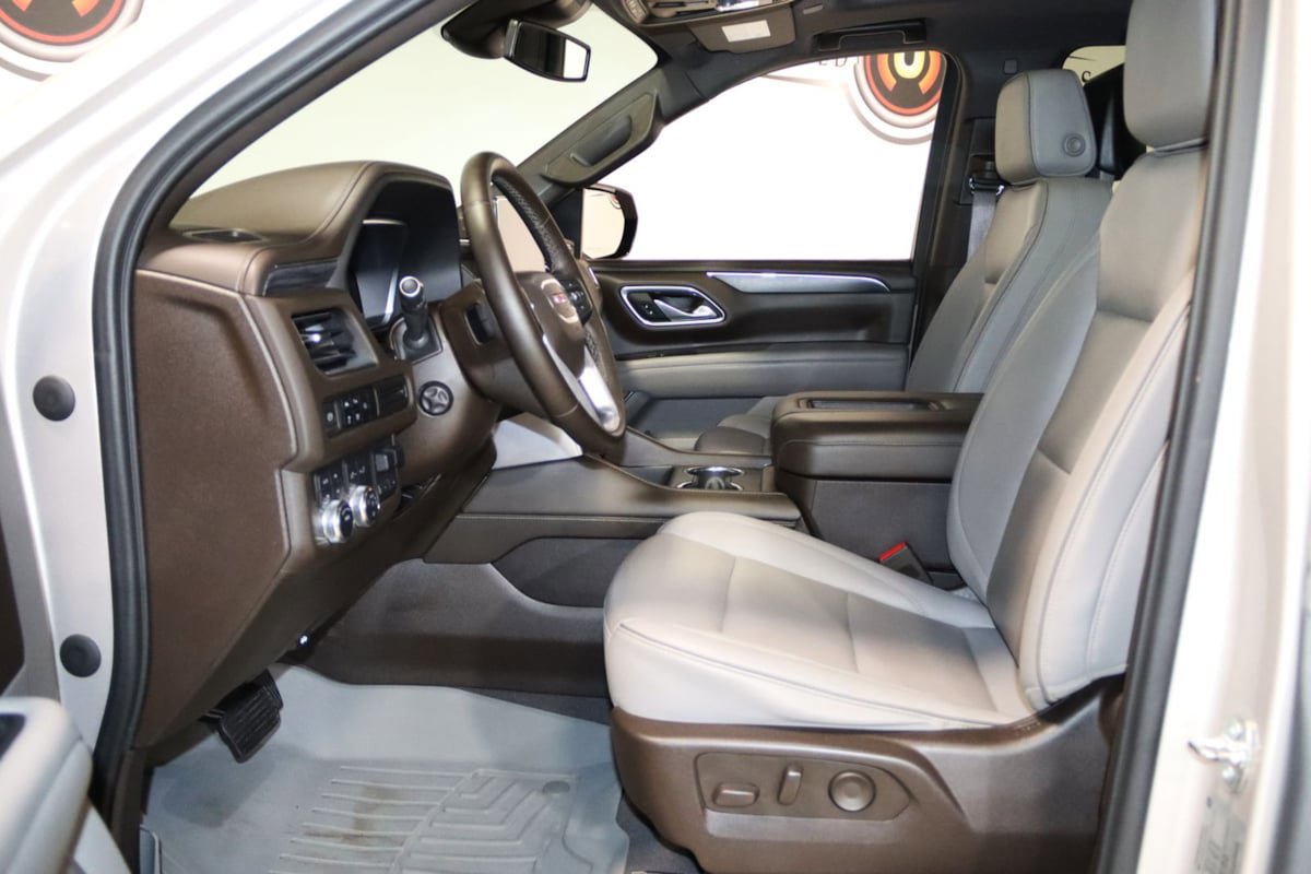 Used 2023 GMC Yukon XL SLT w/ SLT Premium Package AWD/4WD image 44