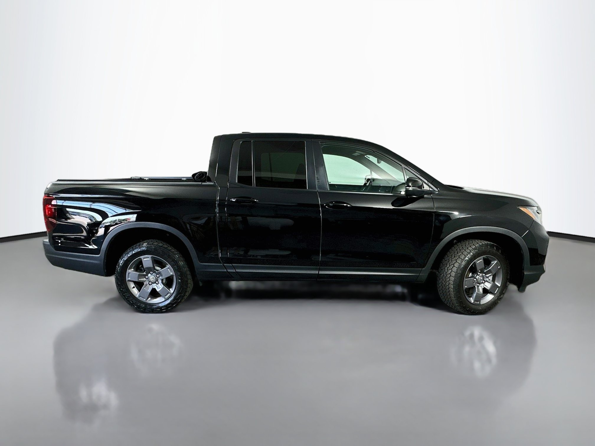 Used 2025 Honda Ridgeline TrailSport image 8
