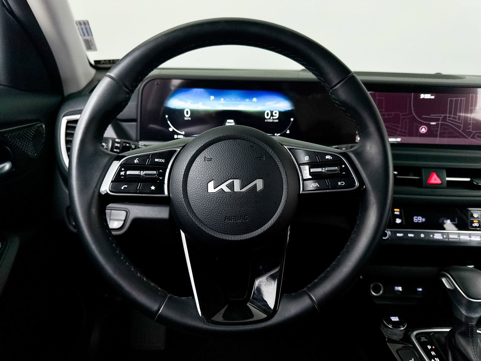 Certified 2024 Kia Seltos EX image 3