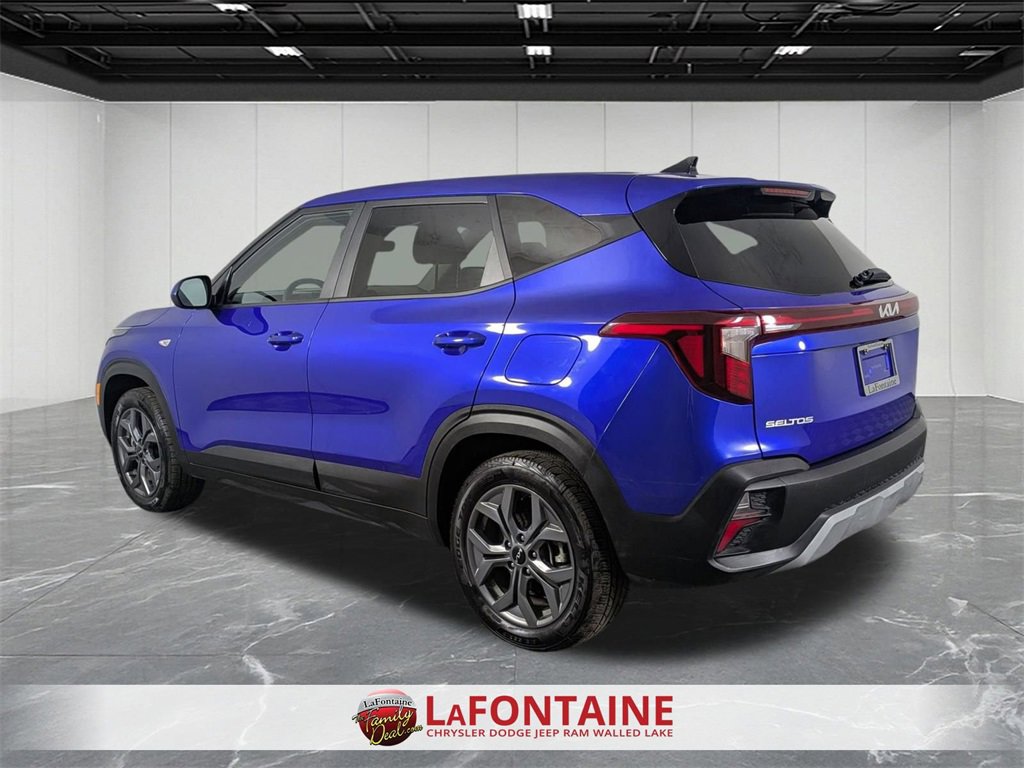 Used 2024 Kia Seltos LX image 3