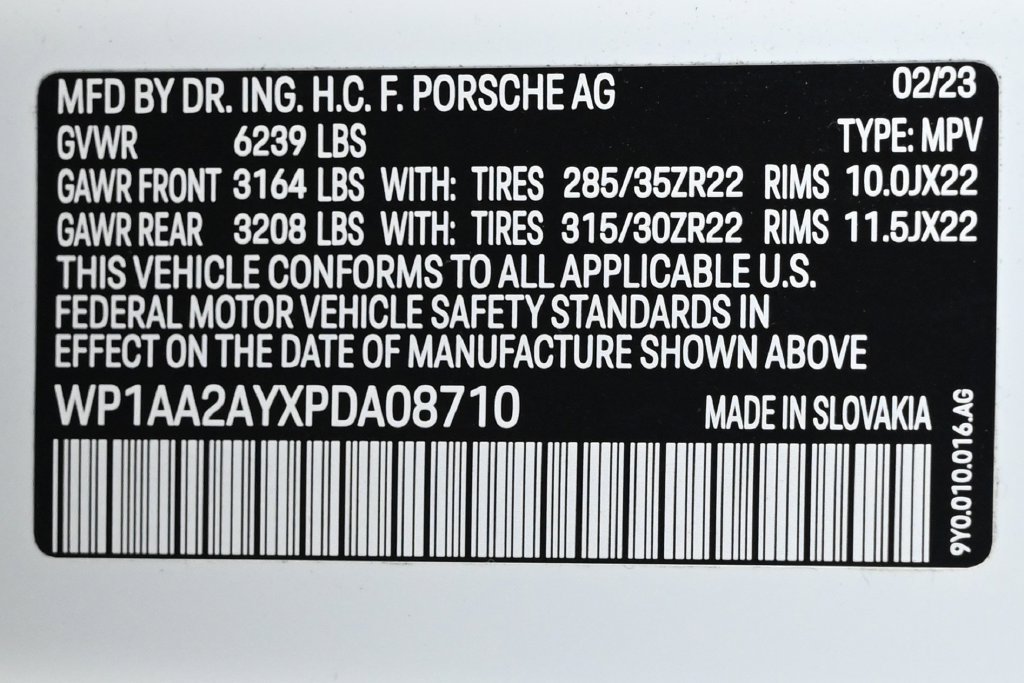Used 2023 Porsche Cayenne w/ Premium Package AWD/4WD image 27