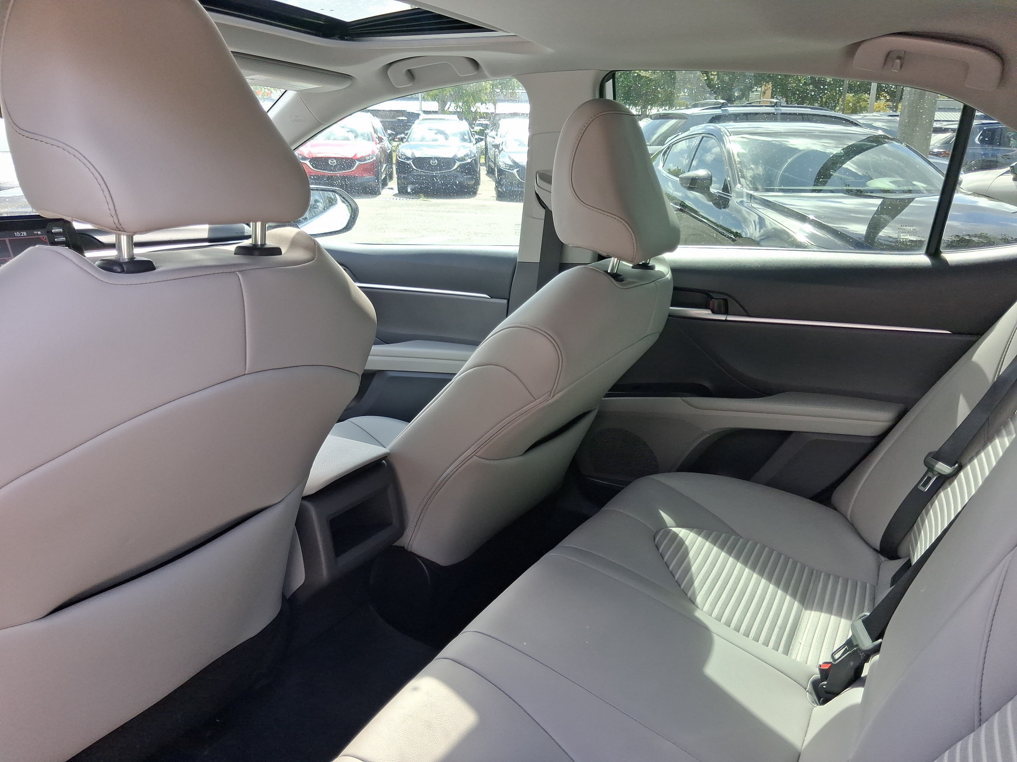 Used 2024 Toyota Camry SE FWD image 5