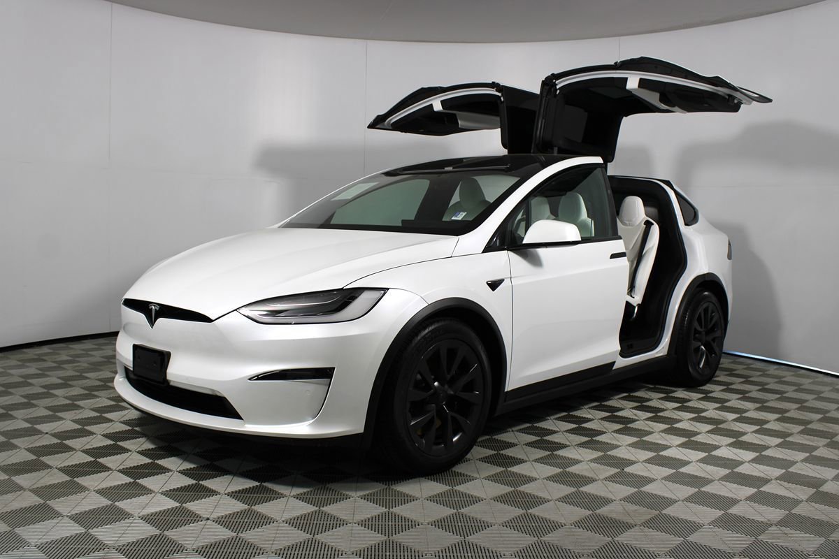 Used 2022 Tesla Model X Plaid image 33