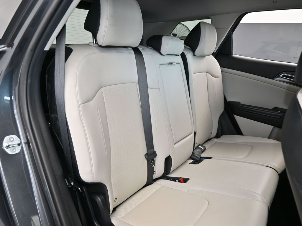 Used 2024 Kia Sportage EX image 41