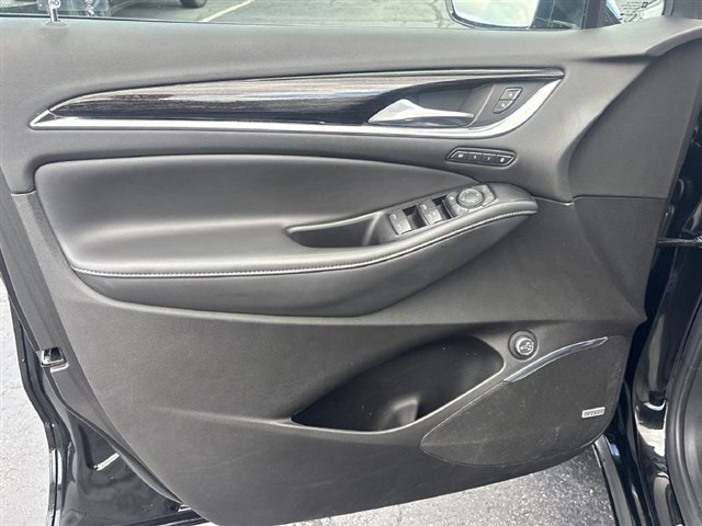 Used 2020 Buick Enclave Avenir w/ Avenir Technology Package AWD/4WD image 23
