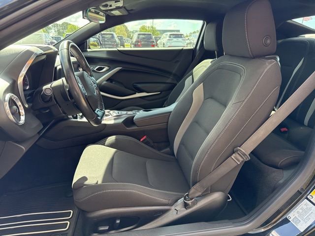 Used 2018 Chevrolet Camaro LT RWD image 7